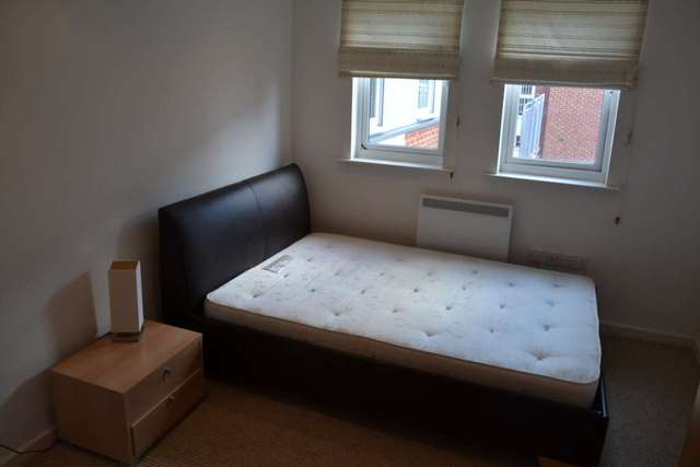  Image of 2 bedroom Apartment to rent in Elmira Way Salford M5 at Elmira Way  Salford, M5 3DL