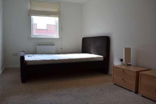  Image of 2 bedroom Apartment to rent in Elmira Way Salford M5 at Elmira Way  Salford, M5 3DL