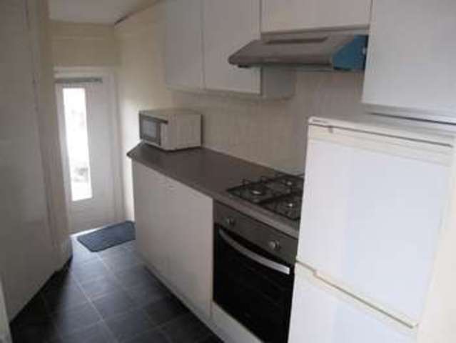  Image of 3 bedroom Flat to rent in Addycombe Terrace Newcastle upon Tyne NE6 at Addycombe Terrace  Heaton, NE6 5SQ