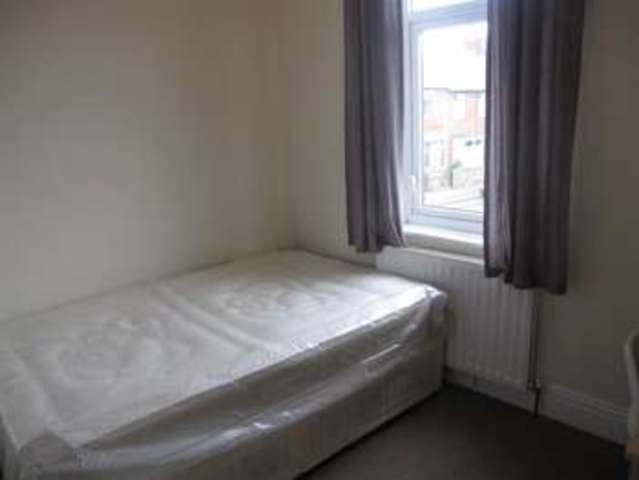  Image of 3 bedroom Flat to rent in Addycombe Terrace Newcastle upon Tyne NE6 at Addycombe Terrace  Heaton, NE6 5SQ