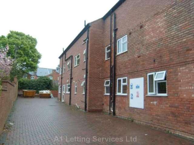  Image of Studio flat to rent in Alcester Road Moseley Birmingham B13 at Alcester Road Moseley Birmingham, B13 8EY