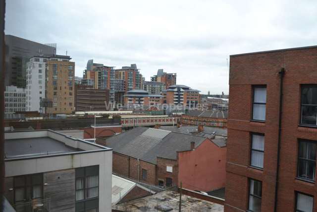  Image of 2 bedroom Apartment to rent in Sillavan Way Salford M3 at Sillivan Way  Salford, M3 6GB