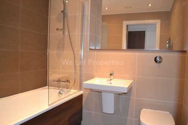  Image of 2 bedroom Apartment to rent in Sillavan Way Salford M3 at Sillivan Way  Salford, M3 6GB
