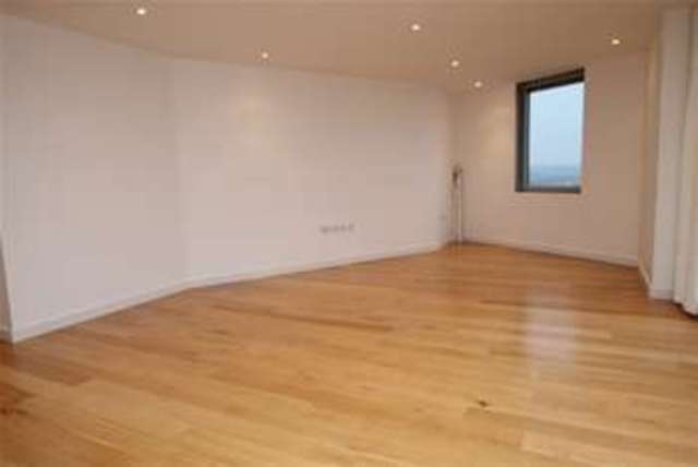  Image of 2 bedroom Flat to rent in Altyre Road Croydon CR0 at Croydon, CR0 5BP