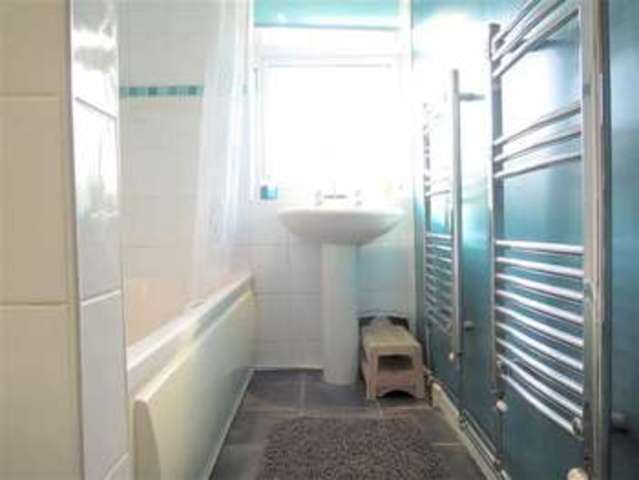  Image of 2 bedroom Detached house for sale in Angel Mead Woolhampton Reading RG7 at Woolhampton  Reading, RG7 5SJ