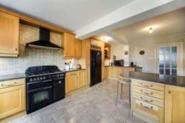  Image of 3 bedroom Semi-Detached house for sale in Annesley Drive Croydon CR0 at Shirley Croydon Shirley, CR0 8QX