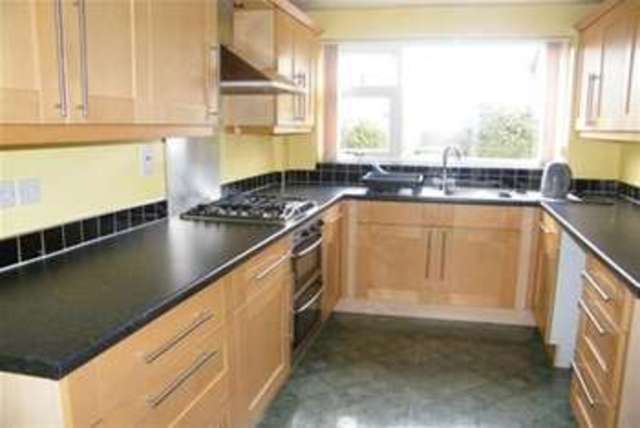 Image of 3 bedroom Terraced house to rent in Ashford Sale M33 at Sale, M33 5RE