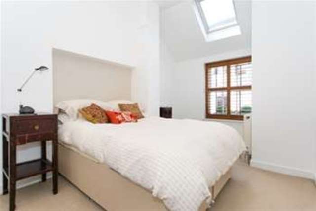  Image of 2 bedroom Mews to rent in Bathurst Mews London W2 at London, W2 2SB