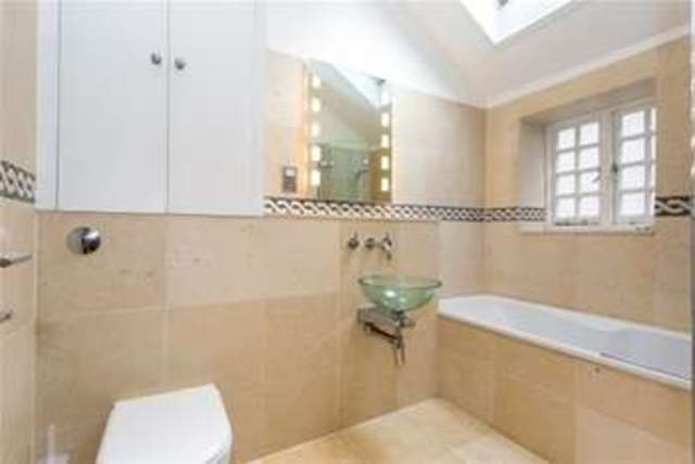  Image of 2 bedroom Mews to rent in Bathurst Mews London W2 at London, W2 2SB