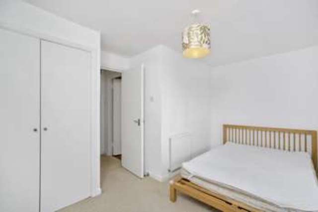  Image of 2 bedroom Flat to rent in Battersea High Street London SW11 at Battersea High Street  London, SW11 3HX