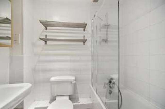  Image of 2 bedroom Flat to rent in Battersea High Street London SW11 at Battersea High Street  London, SW11 3HX