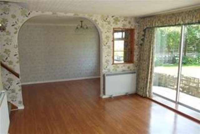  Image of 3 bedroom Bungalow to rent in Belper Avenue Carlton Nottingham NG4 at Nottingham, NG4 3SE