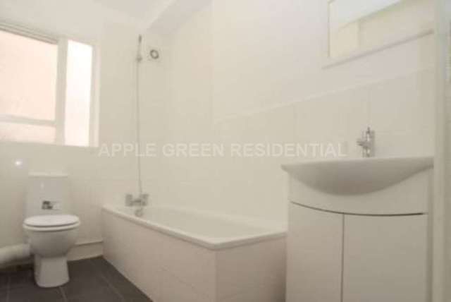  Image of 3 bedroom Flat to rent in Belsize Road London NW6 at Belsize Road South Hampstead London, NW6 4RY