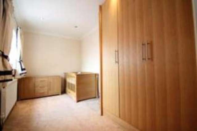  Image of 3 bedroom Bungalow for sale in Benfleet Close Sutton SM1 at Sutton  The Wrythe, SM1 3SD