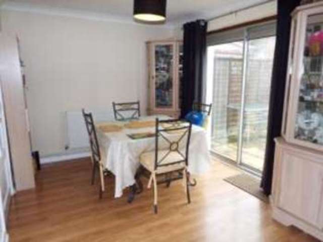  Image of 4 bedroom End of Terrace for sale in Wroxham Bracknell RG12 at Bracknell Berkshire Easthampstead, RG12 8QP