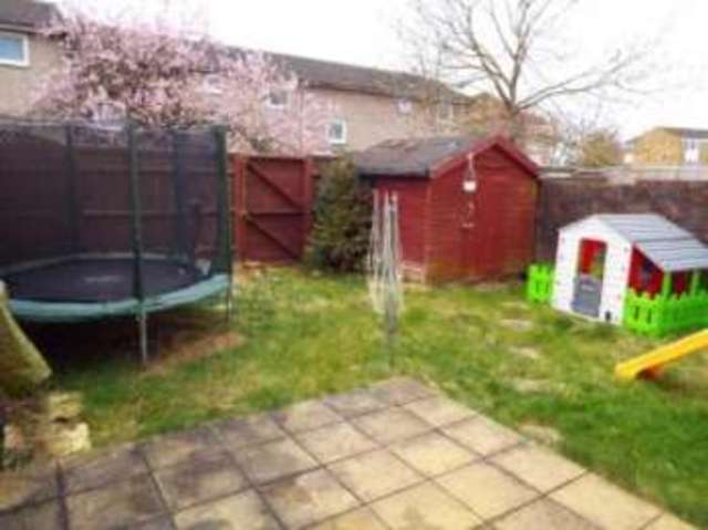  Image of 4 bedroom End of Terrace for sale in Wroxham Bracknell RG12 at Bracknell Berkshire Easthampstead, RG12 8QP