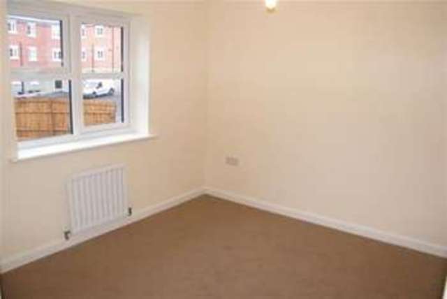  Image of 2 bedroom Detached house to rent in Temple Road Bolton BL1 at Bolton, BL1 3LT