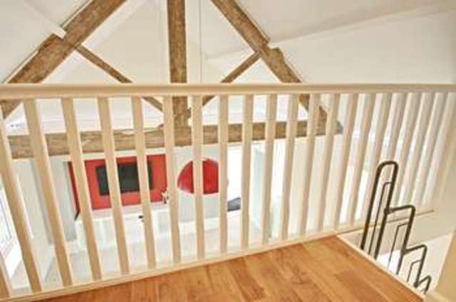  Image of 2 bedroom Terraced house to rent in Burnt Farm Ride Enfield EN2 at Burnt Farm Ride  Enfield, EN2 9DY