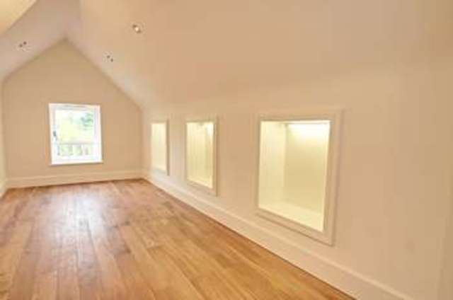  Image of 2 bedroom Terraced house to rent in Burnt Farm Ride Enfield EN2 at Burnt Farm Ride  Enfield, EN2 9DY