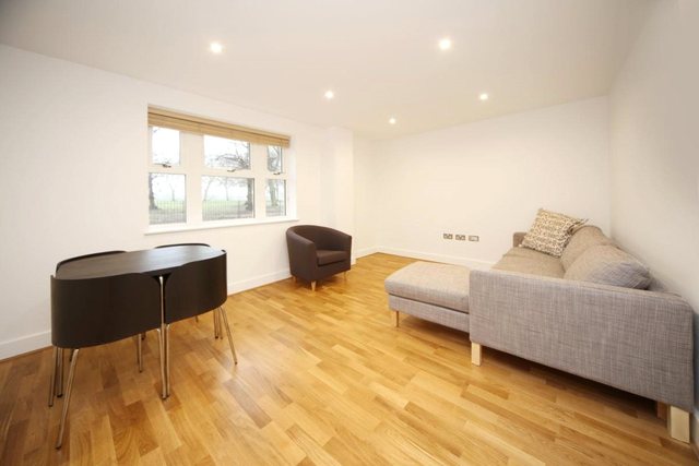  Image of 1 bedroom Flat to rent in Cadogan Terrace London E9 at Hackney London Hackney Wick, E9 5HP