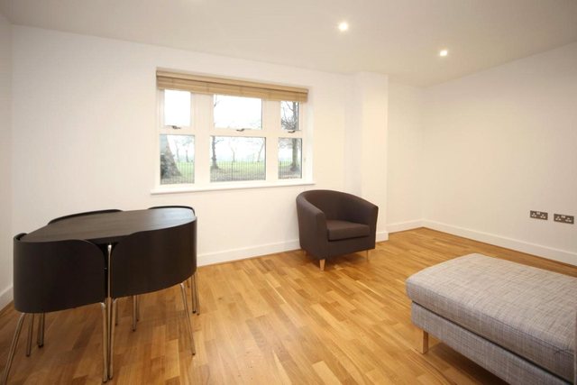  Image of 1 bedroom Flat to rent in Cadogan Terrace London E9 at Hackney London Hackney Wick, E9 5HP
