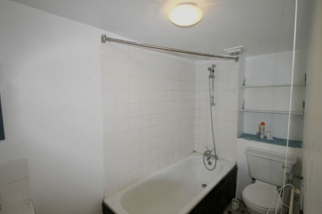  Image of 2 bedroom Flat to rent in Caledonian Road London N1 at Caledonian Road  Islington, N1 1DU