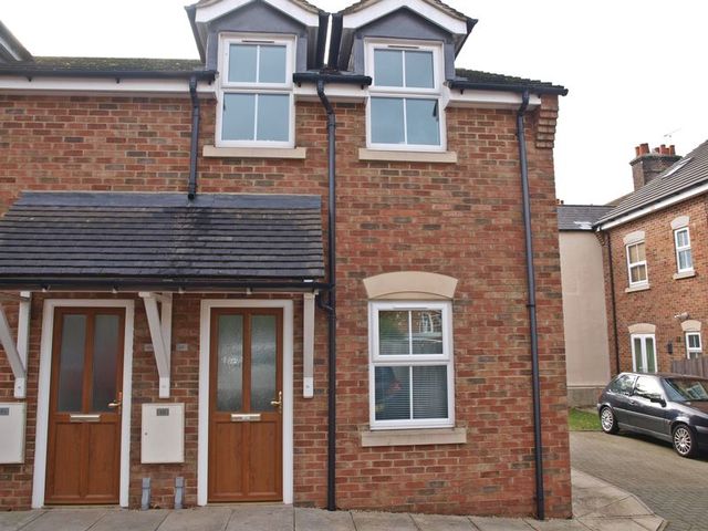  Image of 1 bedroom Flat to rent in Winfield Street Dunstable LU6 at Winfield Street  Dunstable, LU6 1LS