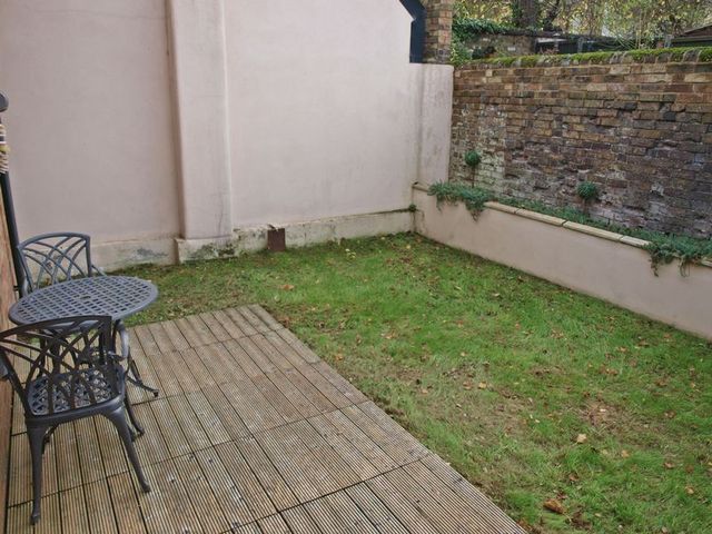  Image of 1 bedroom Flat to rent in Winfield Street Dunstable LU6 at Winfield Street  Dunstable, LU6 1LS