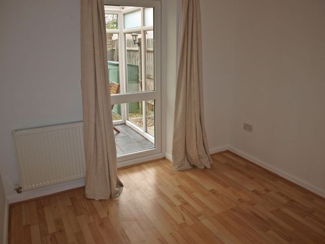  Image of 1 bedroom Flat to rent in Winfield Street Dunstable LU6 at Winfield Street  Dunstable, LU6 1LS