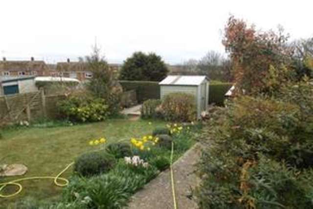  Image of 3 bedroom Semi-Detached house to rent in Chatsworth Road Hunstanton PE36 at Hunstanton, PE36 5DJ