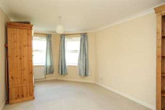  Image of 1 bedroom Flat for sale in Chatsworth Square Hove BN3 at Hove Hove, BN3 1WE