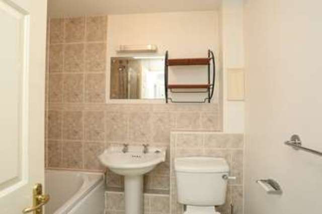  Image of 1 bedroom Flat for sale in Chatsworth Square Hove BN3 at Hove Hove, BN3 1WE
