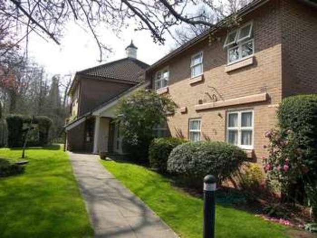  Image of 2 bedroom Flat to rent in Nugents Park Pinner HA5 at Nugents Park Pinner Middlesex, HA5 4QX