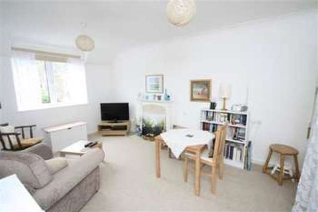  Image of 1 bedroom Property for sale in Findon Road Findon Valley Worthing BN14 at High Salvington, BN14 0BF
