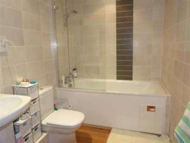  Image of 1 bedroom Apartment to rent in Clements Mead Leatherhead KT22 at Clements Mead  Leatherhead, KT22 7FN