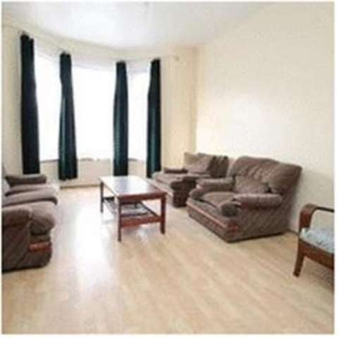  Image of 3 bedroom Semi-Detached house to rent in Cobham Road Ilford IG3 at Cobham Road  Ilford, IG3 9JW