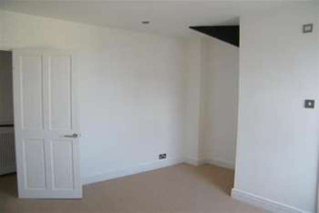  Image of 3 bedroom Flat to rent in Cold Bath Road Harrogate HG2 at Harrogate, HG2 0NA