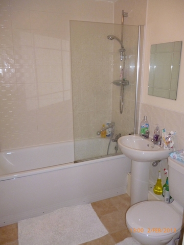  Image of 2 bedroom Apartment to rent in College View Dewsbury WF13 at College View  Carlton Road, Dewsbury, West Y, WF13 2AN