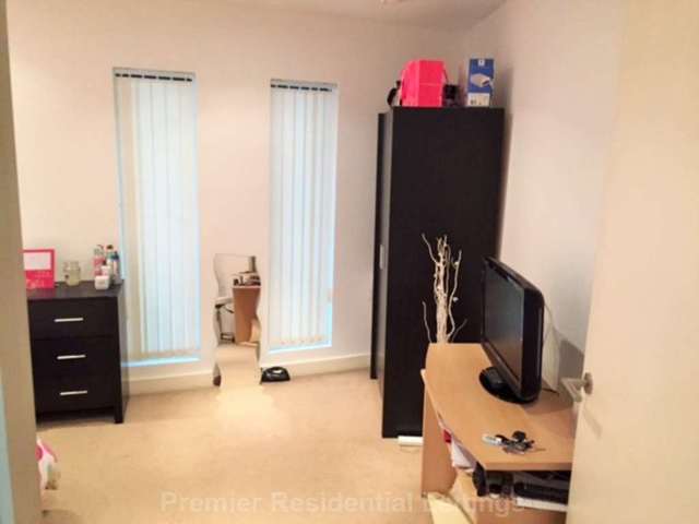  Image of 2 bedroom Apartment to rent in Commercial Street Manchester M15 at Commercial Street  Manchester, M15 4QY