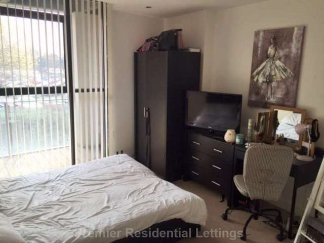  Image of 2 bedroom Apartment to rent in Commercial Street Manchester M15 at Commercial Street  Manchester, M15 4QY