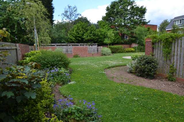  Image of 2 bedroom Apartment to rent in Corbel Way Eccles Manchester M30 at Clifton Road Monton Village Manchester, M30 9GH
