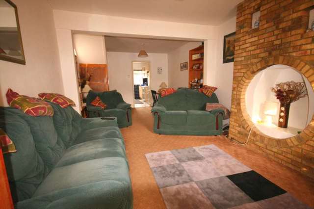  Image of 2 bedroom End of Terrace to rent in Crescent Road Warley Brentwood CM14 at Crescent Road  Brentwood, CM14 5JB
