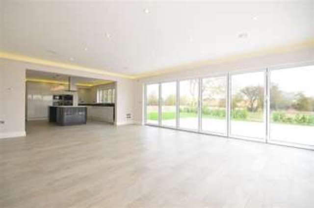  Image of 5 bedroom Detached house for sale in High Road Thornwood Epping CM16 at Thornwood Essex Ongar, CM16 6LZ
