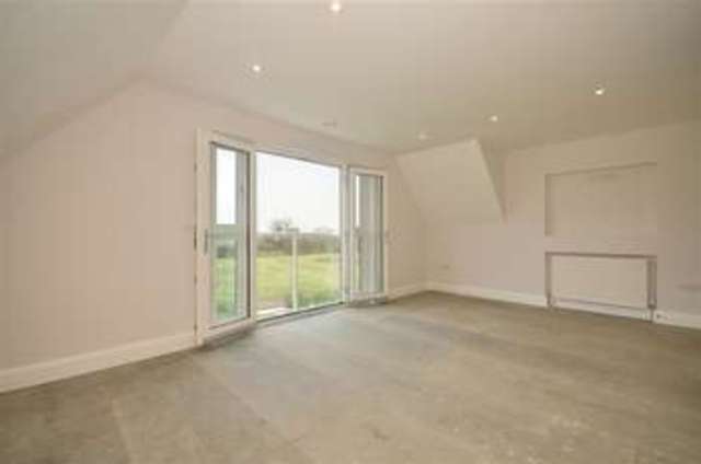  Image of 5 bedroom Detached house for sale in High Road Thornwood Epping CM16 at Thornwood Essex Ongar, CM16 6LZ