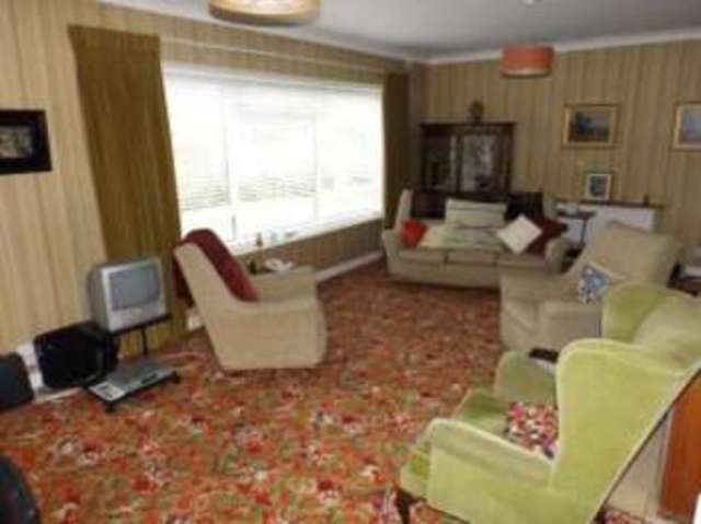  Image of 3 bedroom Bungalow for sale in Crowborough Drive Goring-by-Sea Worthing BN12 at Goring-by-Sea Worthing Goring-by-Sea, BN12 4UQ
