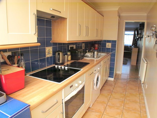  Image of 1 bedroom Apartment for sale in Deane Gardens Lee-on-the-Solent PO13 at Deane Gardens  Lee-On-The-Solent, PO13 8JZ