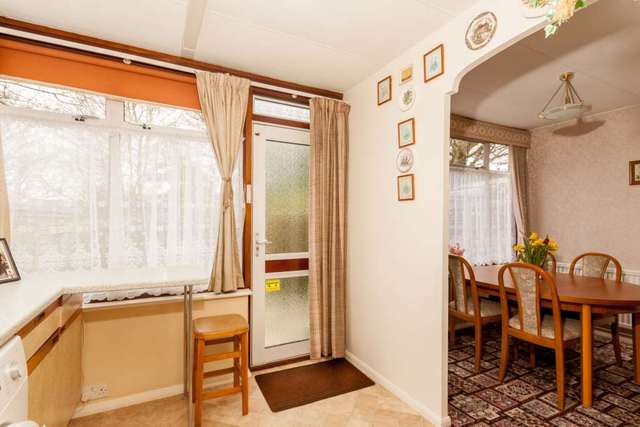  Image of 3 bedroom Semi-Detached house for sale in Dell Field Close Berkhamsted HP4 at Dellfield Close  Berkhamsted, HP4 1DS