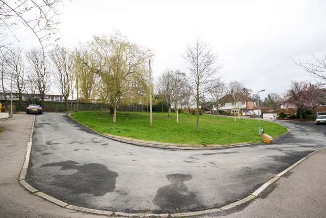  Image of 3 bedroom Semi-Detached house for sale in Dell Field Close Berkhamsted HP4 at Dellfield Close  Berkhamsted, HP4 1DS