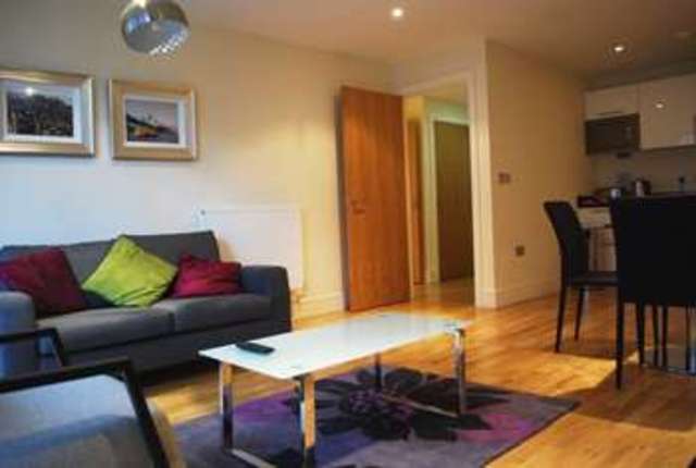  Image of 1 bedroom Flat to rent in Lanterns Way London E14 at Lanterns Way  Caanry Wharf, E14 9JG