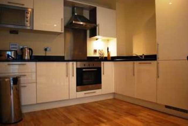  Image of 1 bedroom Flat to rent in Lanterns Way London E14 at Lanterns Way  Caanry Wharf, E14 9JG